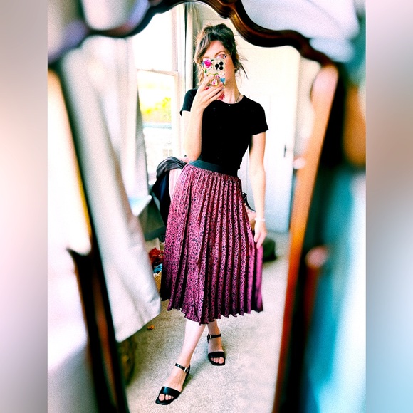 ZARA Rose Pleated Cheetah Print MIDI skirt - Picture 1 of 3